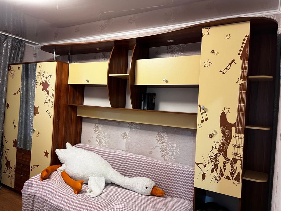 Продам комлект мебели