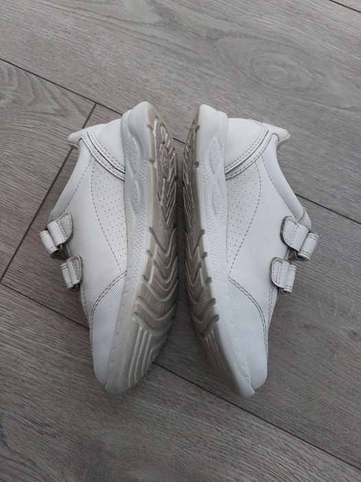 Pantofi sport din piele mărime 32 ,Pablosky