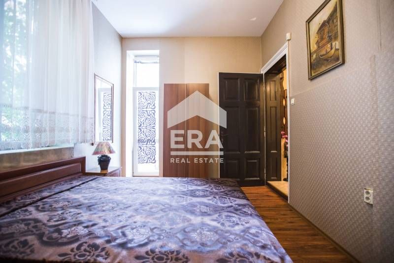 Дава се под наем Многостаен апартамент в Варна, Операта - 190 кв.м за 1000 € - Снимка #8