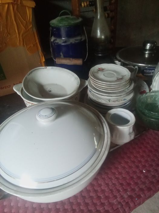 Продам посуду раритет цена за все.