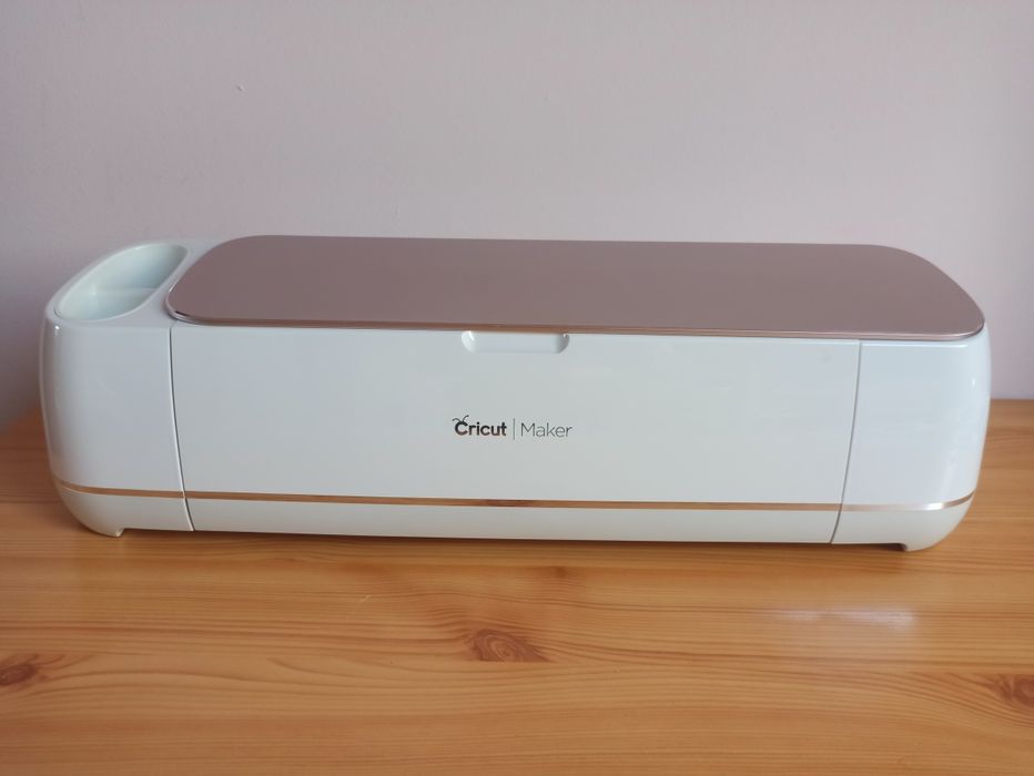 Cutter plotter Cricut Maker Rose.