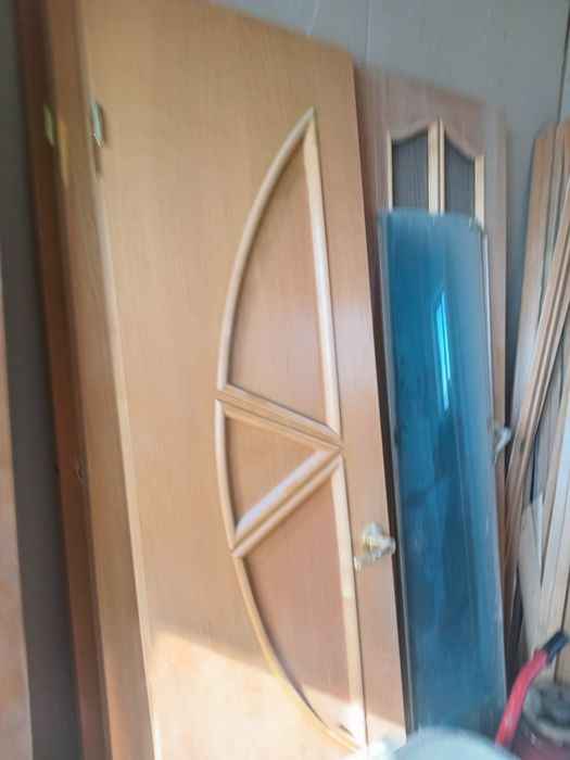 Двери для времянки