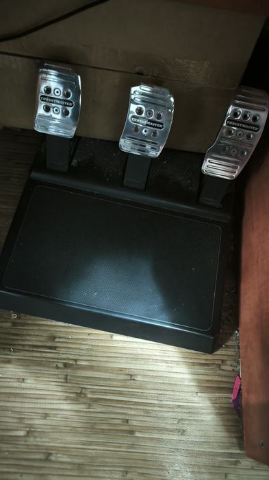 Trustmaster t300 rs. Игровой руль