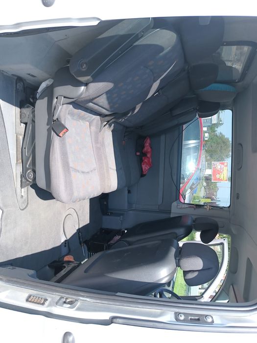 Vând Mercedes vito