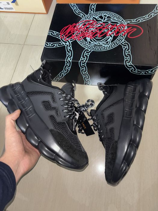 Versace chain reaction