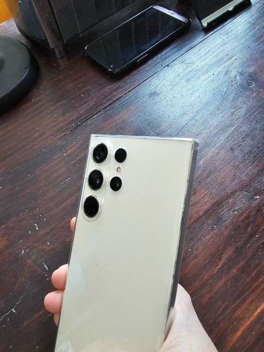 Samsung Galaxy S23 Ultra 256GB+8GB RAM+нов калъф 363.9€ Варна