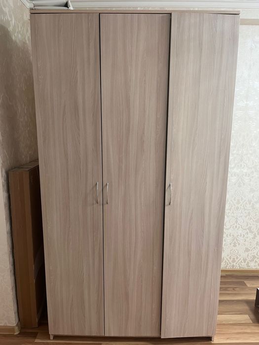 Продам два шкафа