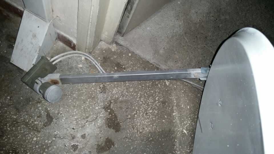 Antena satelit 90 cm cu LNB inclus