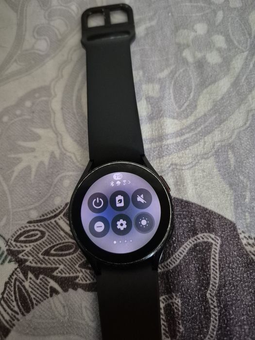 Продам Часы Samsung Watch4 оригинал