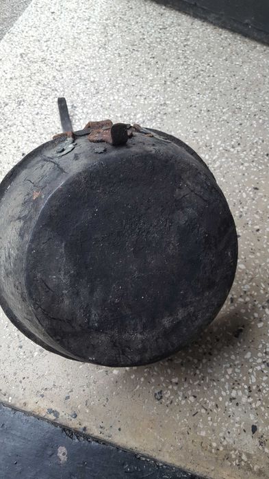 Стар калайдисан меден тиган