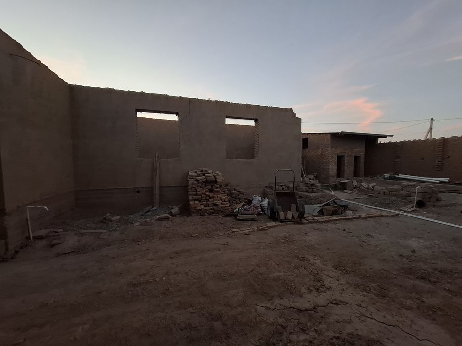 Срочна уй сотилади