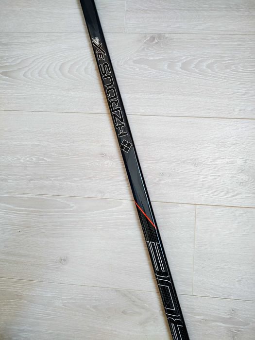 Стик за хокей True HZRDUS 3x4 jr, флекс 40, десен захват