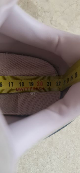 Adidasi copii fetițe Puma 35.5