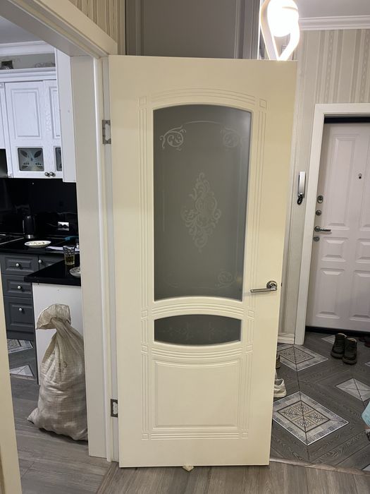 Двери комнатные в хорошем состояний 6 дверей за 50.000 тг