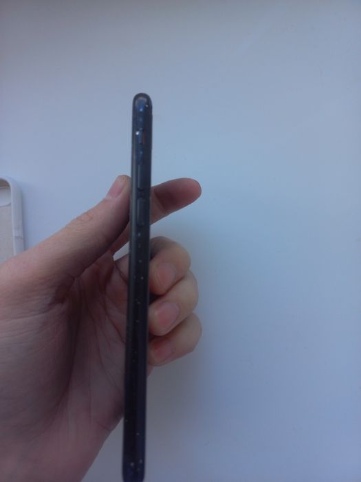 Продам Айфон  SE 15к