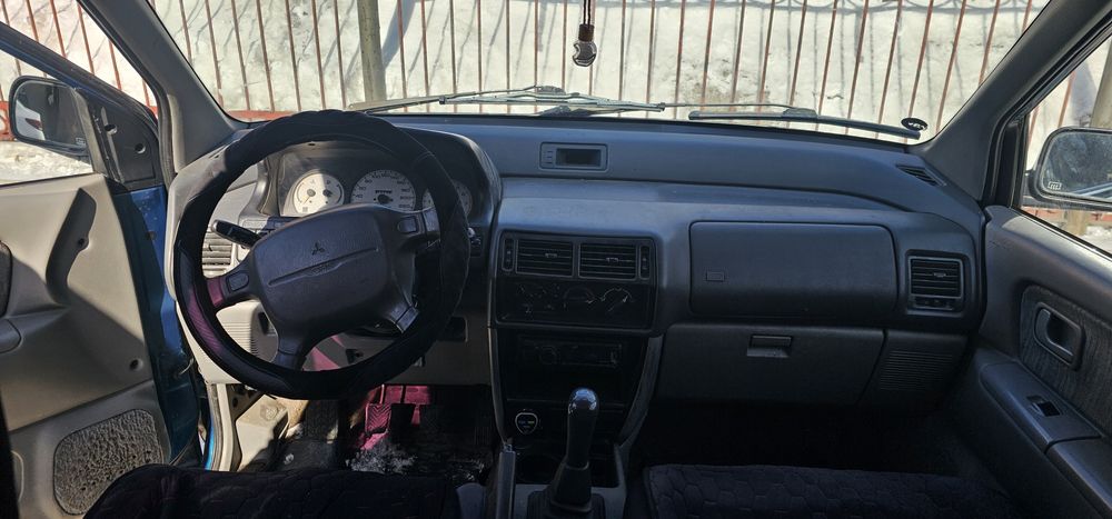 Mitsubishi space runner