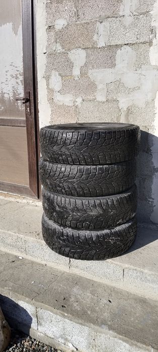 Продам зимние шины срочно