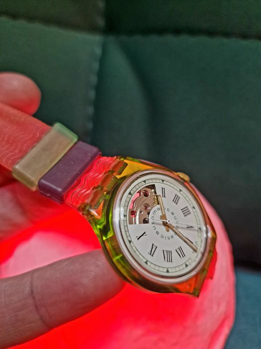 Ceas automatic Swatch anii 90 23 rubine