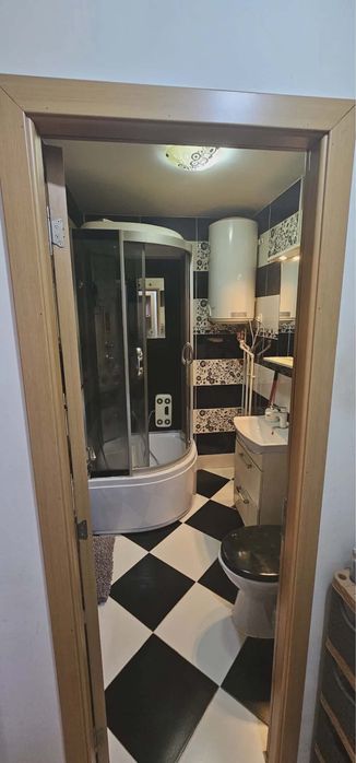 Inchiriez apartament