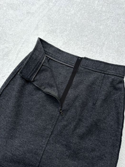 ОРИГИНАЛНА Вълнена пола Prada Milano - размер IT40 (М), Отлично състояние