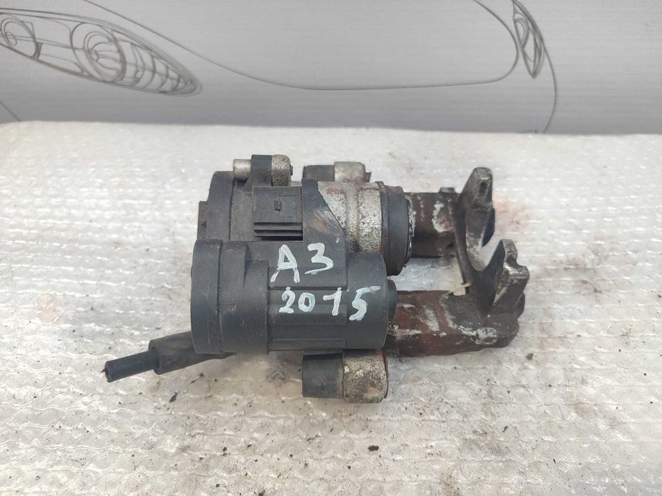 Etrier Frana Spate Dreapta Audi A3/S3 (8V) 2014–2020 / Cod OEM 8V0615424D (5D2)