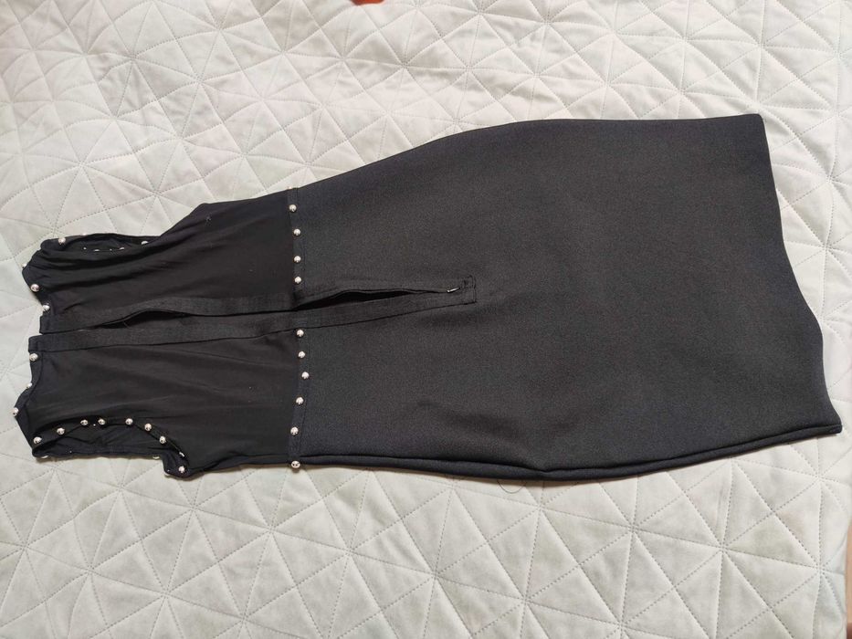 Черна елегантна рокля