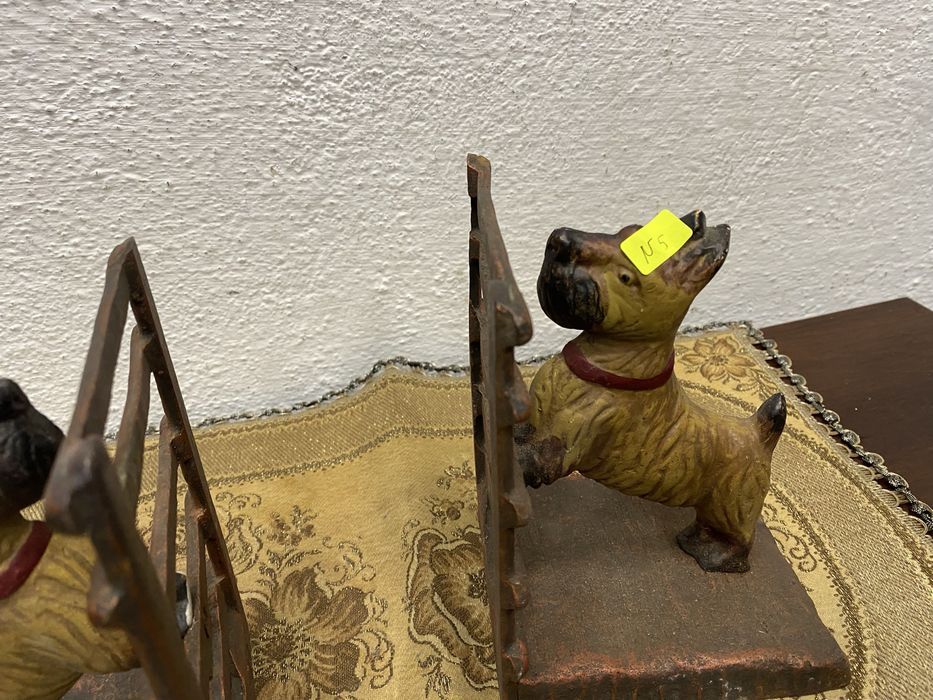 Френски чугунени стопери за книги