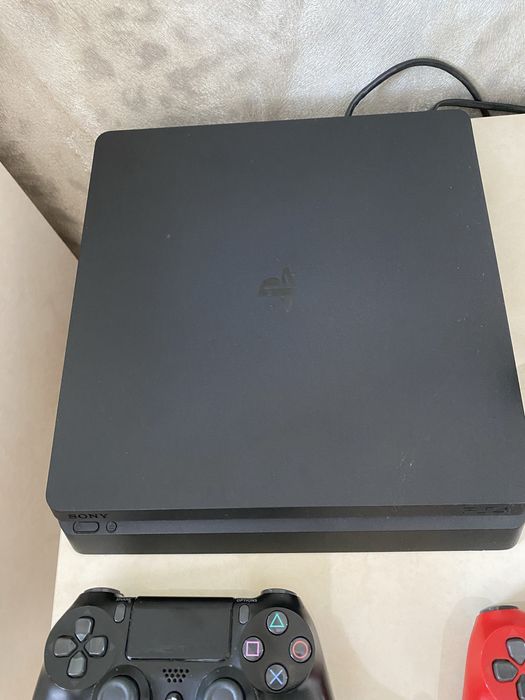 PlayStation 4 slim 800 GB