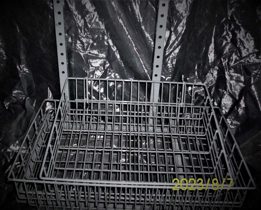 Торговый лоток металлический.