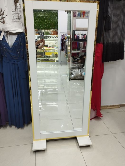 Зеркало на роликах Для магазина Одежды