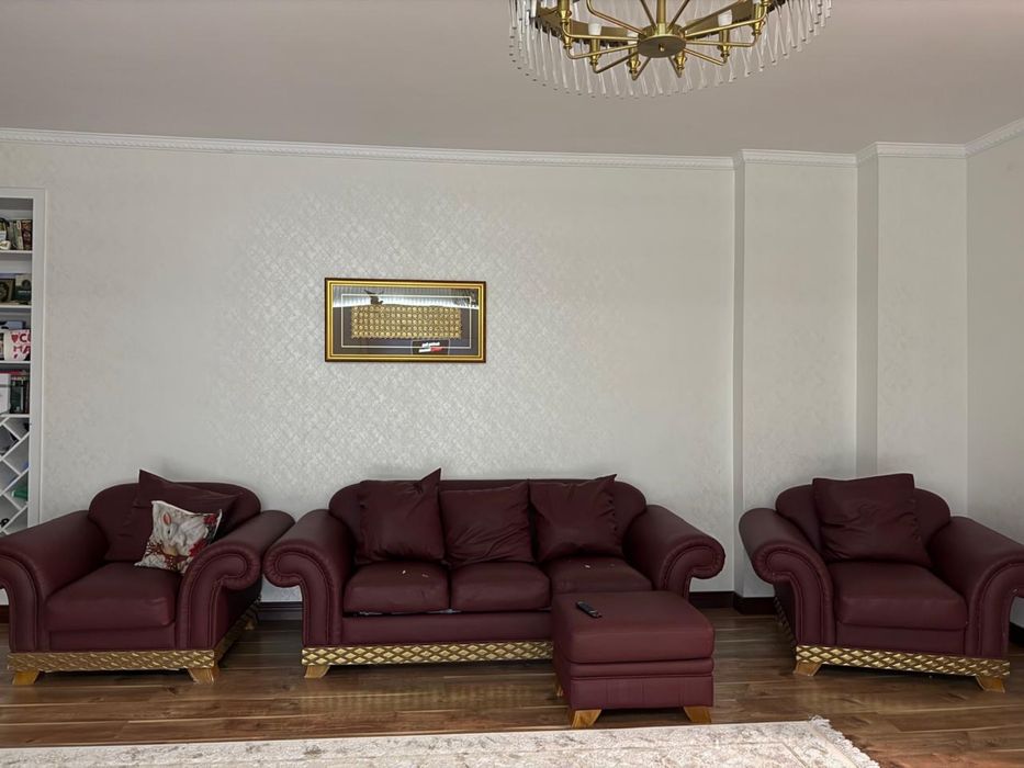 Продается Диван в комплекте