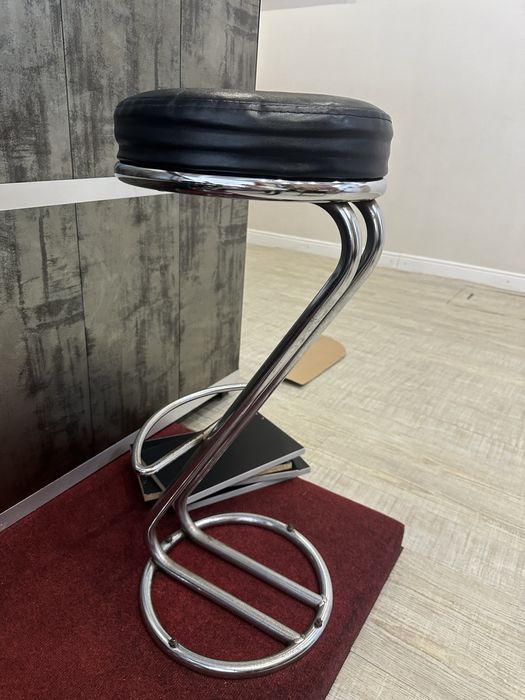 Продаю барные стулья