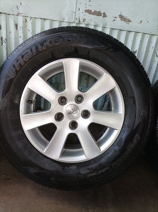 Джанти Borbet OZ 15 5x114.3 с летни гуми Hankook Dynapro HP2 215/70R15