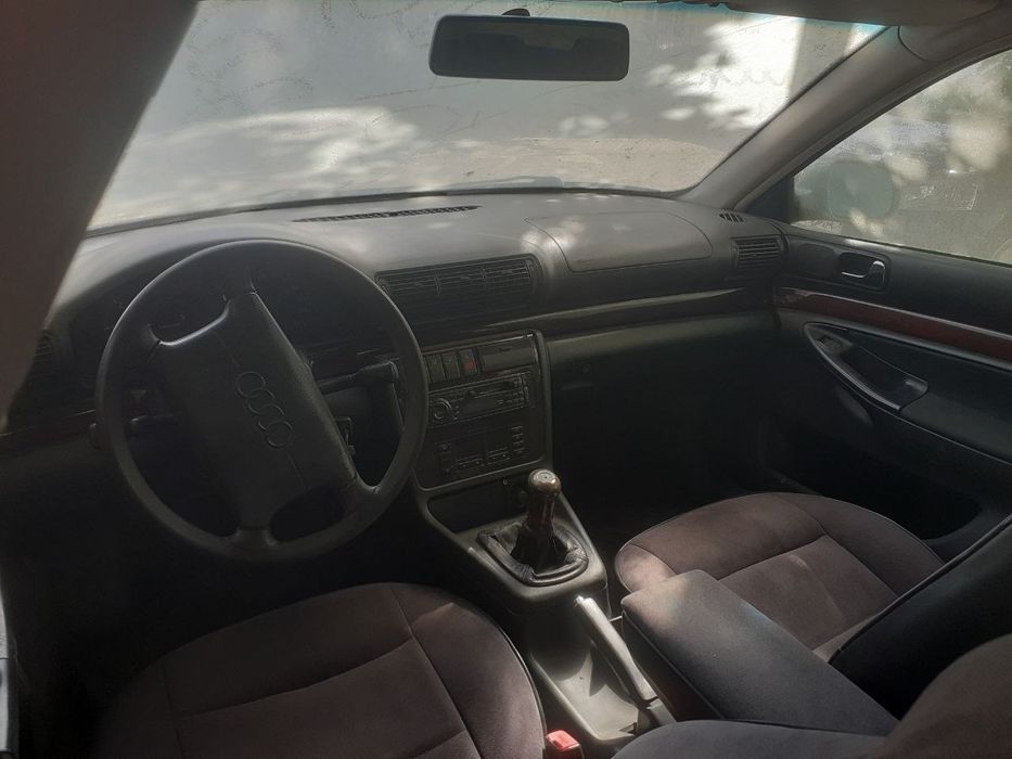 Audi A4 shu trushi sotiladi yurub trubdi 100%