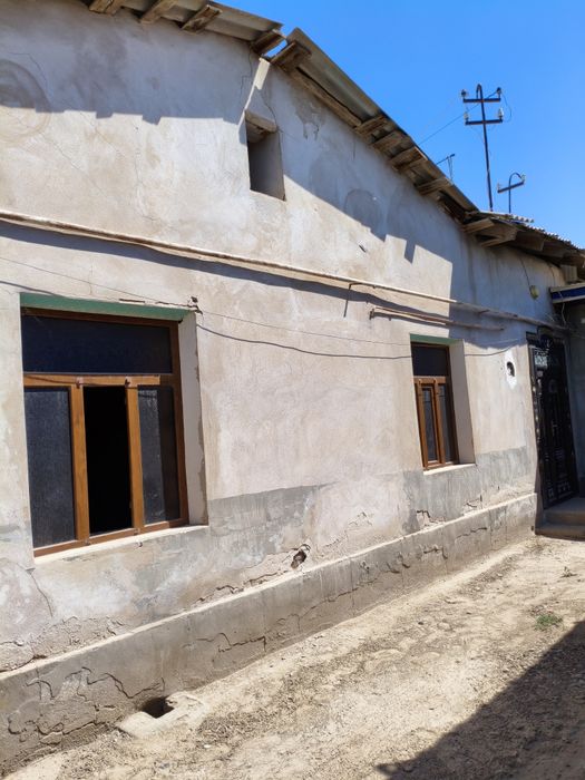 Uy sotiladi 150 mln