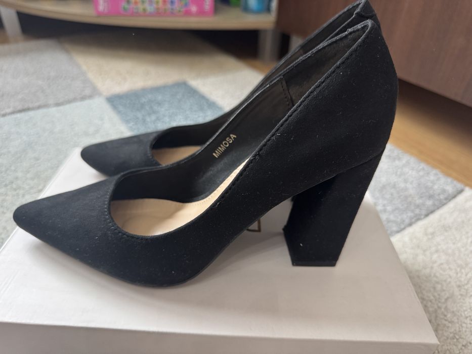 Обувки на ток DeeZy