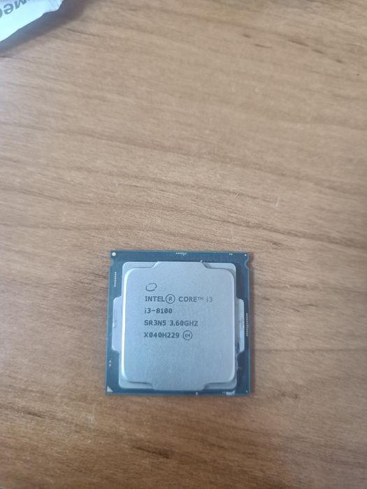 Процессор i3 8100
