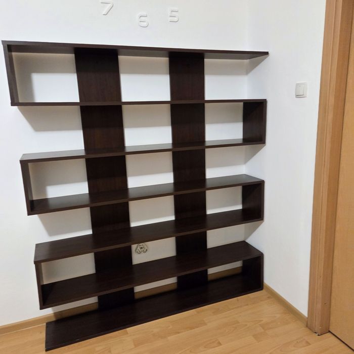 Etajera pentru sufragerie