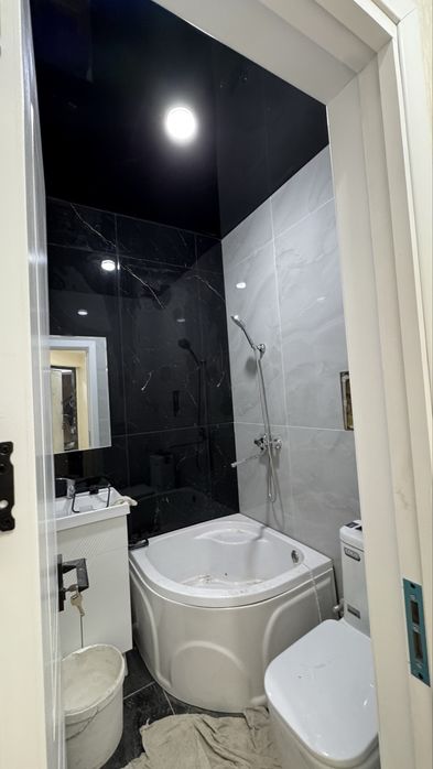 Продается квартира в Яшнабадском районе Новостройка Иззат 1в2х комнат