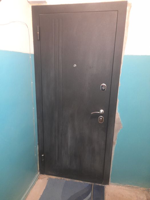 Продам дверь входную