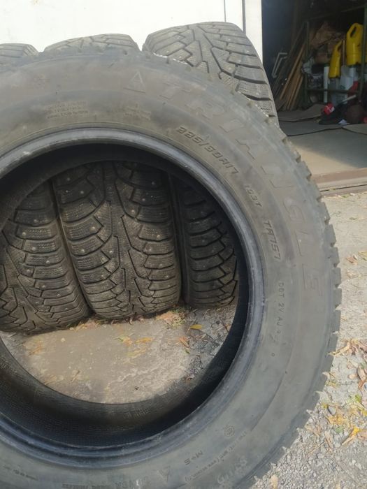 Набор шипованной резины на 17