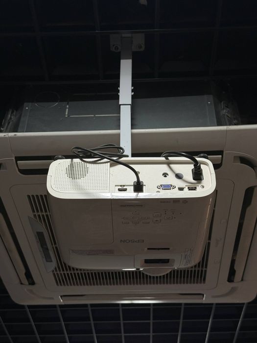 Проектор Epson из  Штата