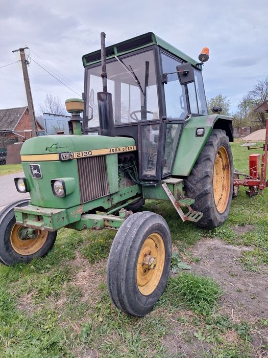 John   deere  2130