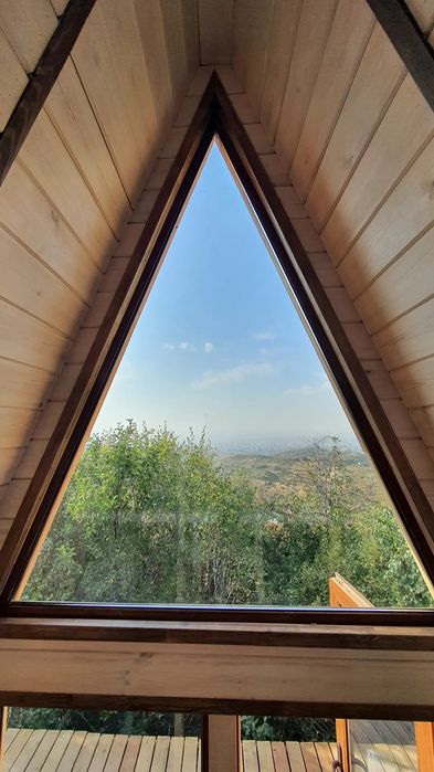 Уютный домик для двоих в горах