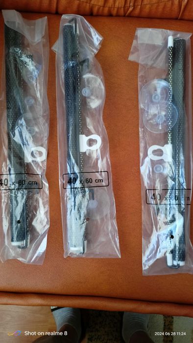 Rulouri geam interior cu ventuze.