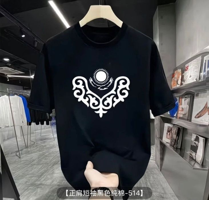 Куртки, пуховики, футболки и тд