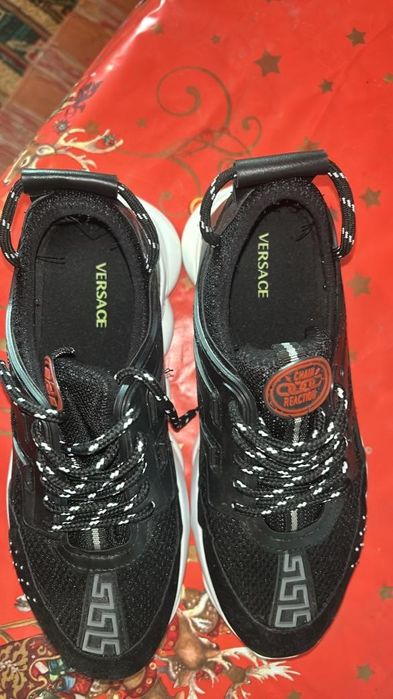 Versace chain reaction