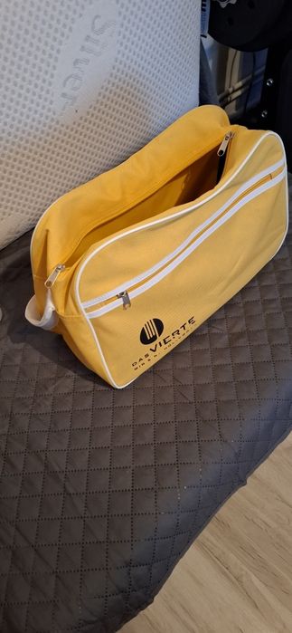 Geanta sala sport 40 x 25 x 15 cm + 10 lei livrarea !!!