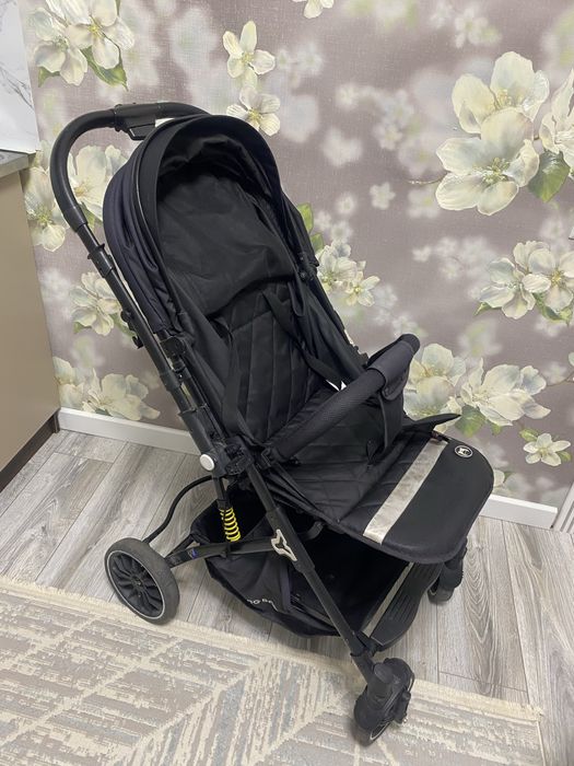 Коляска детская черная