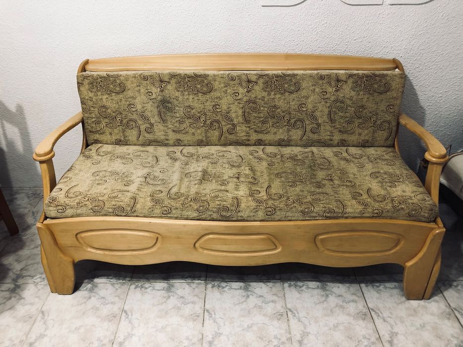 Разтегателен диван от масив 180/155.Производство на Троян